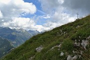 64 Ultimo ripido strappo con attenzione per la cima del Pizzo Badile